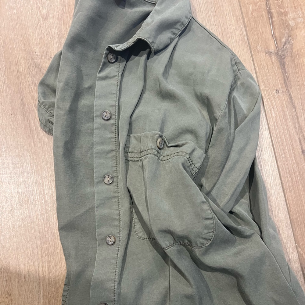 Social Standard by Sanctuary Hunter Olive Green Button Down Shirt Women’s Small - Picture 3 of 4
